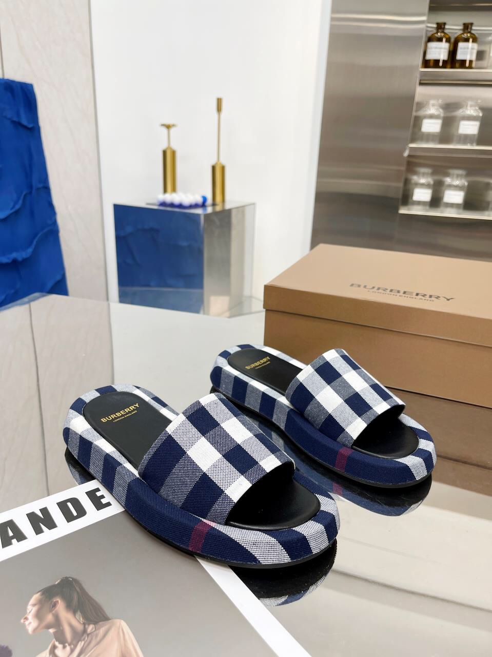 BURBERRY Buckingham Slides WOMEN 1 - vstockx