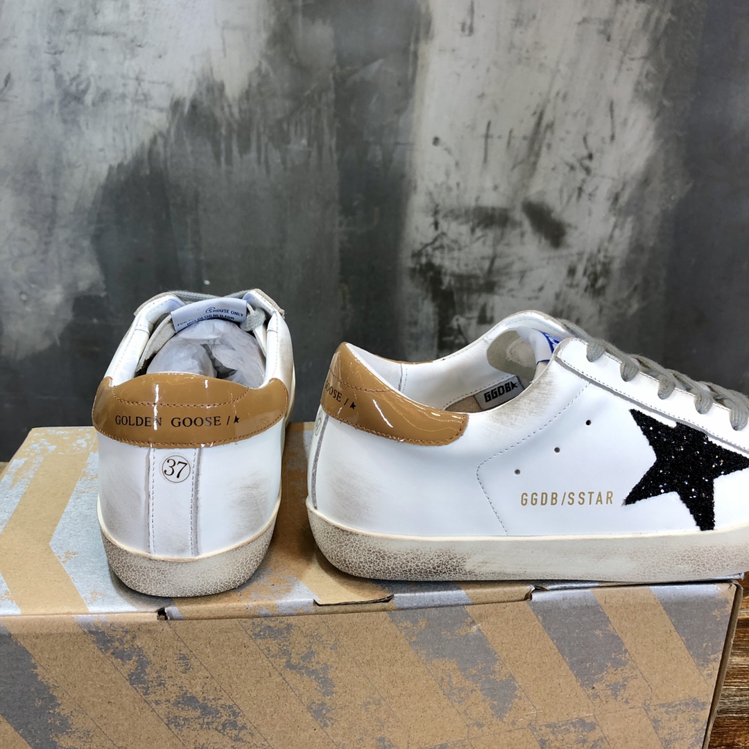 Golden Goose Superstar distressed-finish sneakers 14 - vstockx