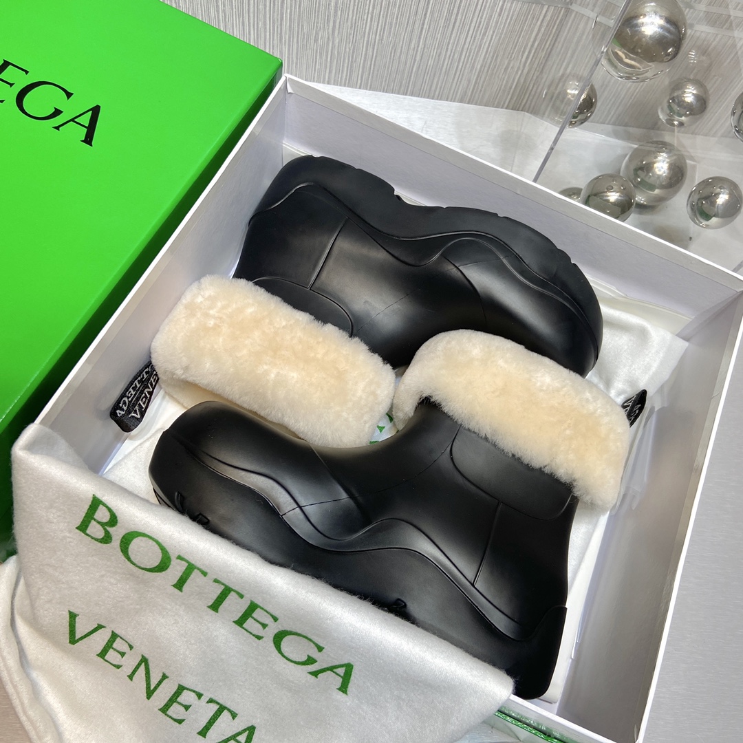 Bottega Veneta Boots 11 - vstockx