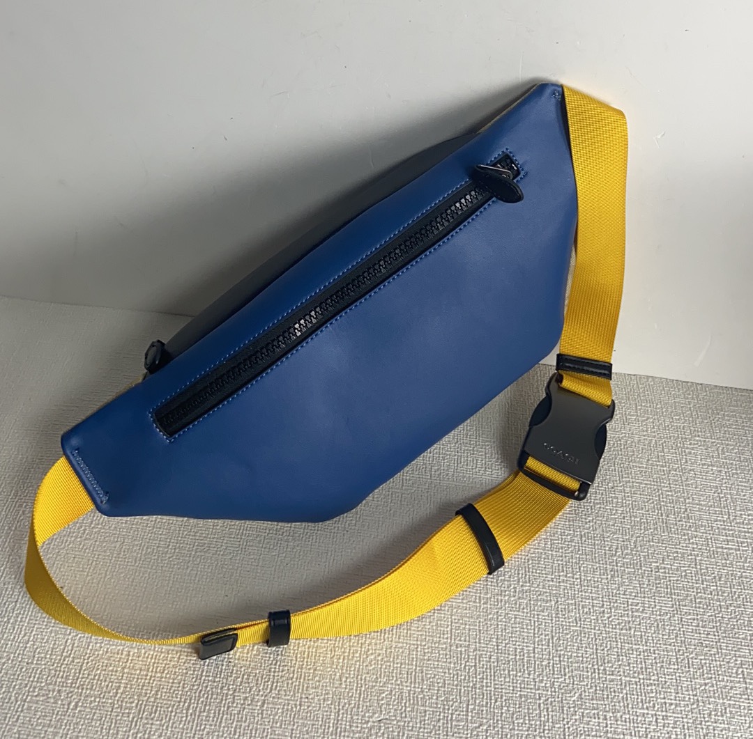 Handbags Coach cE552 size:30*12*4 - vstockx