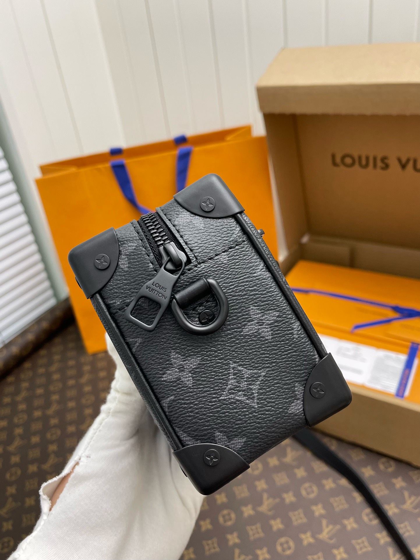 Handbags Louis Vuitton M44735 size:18.5*13*8 cm - vstockx