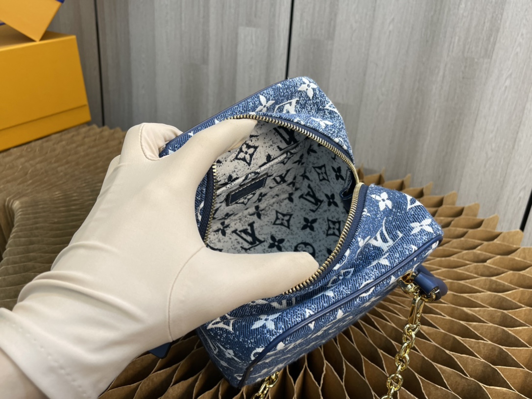 Handbag Louis Vuitton M59611 size 16.0x16.0x16.0 cm - vstockx