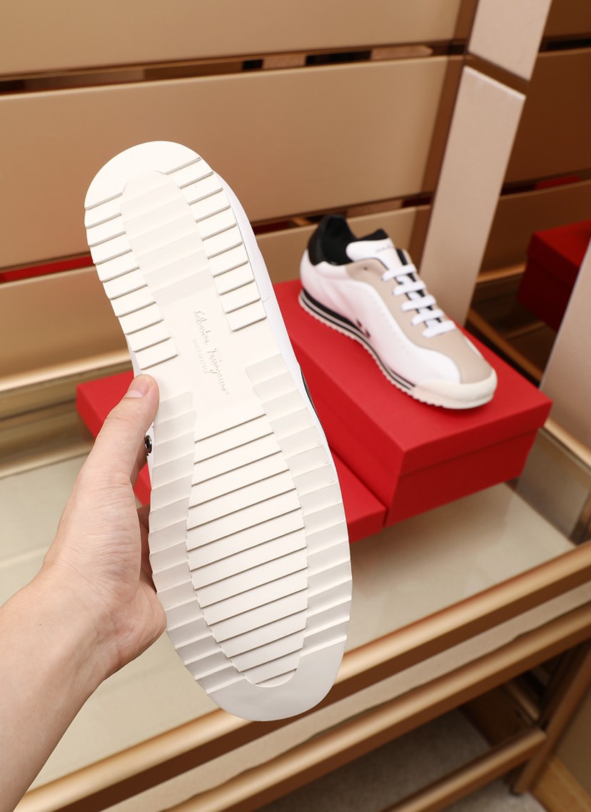 Salvatore Ferragamo Gancini Sneaker 18 - vstockx