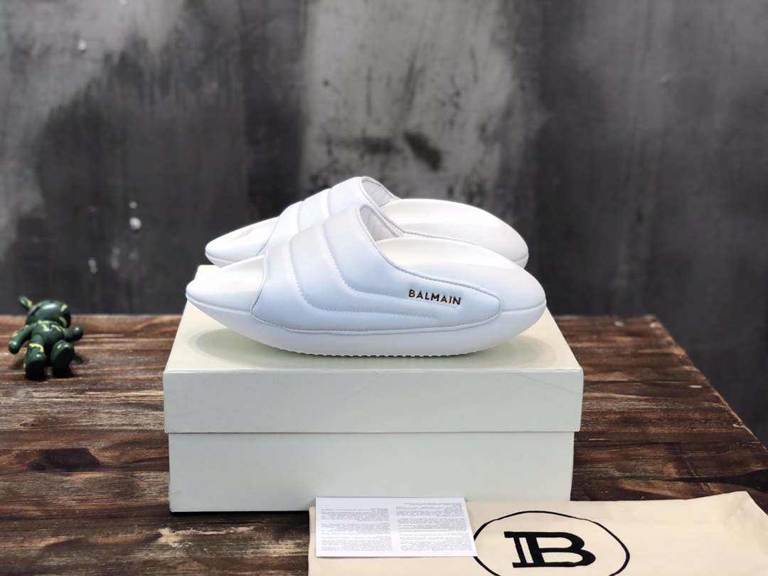 Balmain Quilted leather B-IT mules 16 - vstockx