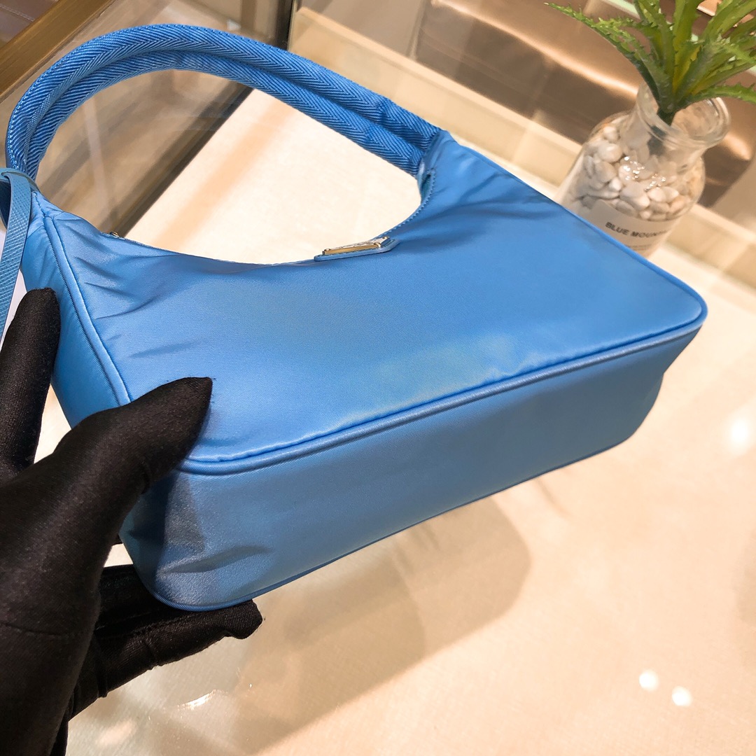 handbags prada Hobo 1NE515 Re-edition 2000 Size:22*17*6 - vstockx