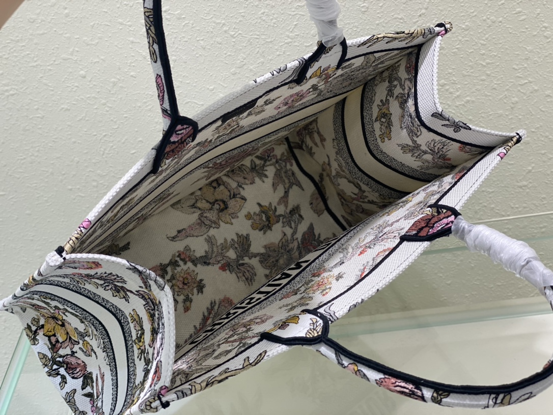 Handbags Dior Book Tote 8001 size:41 cm - vstockx