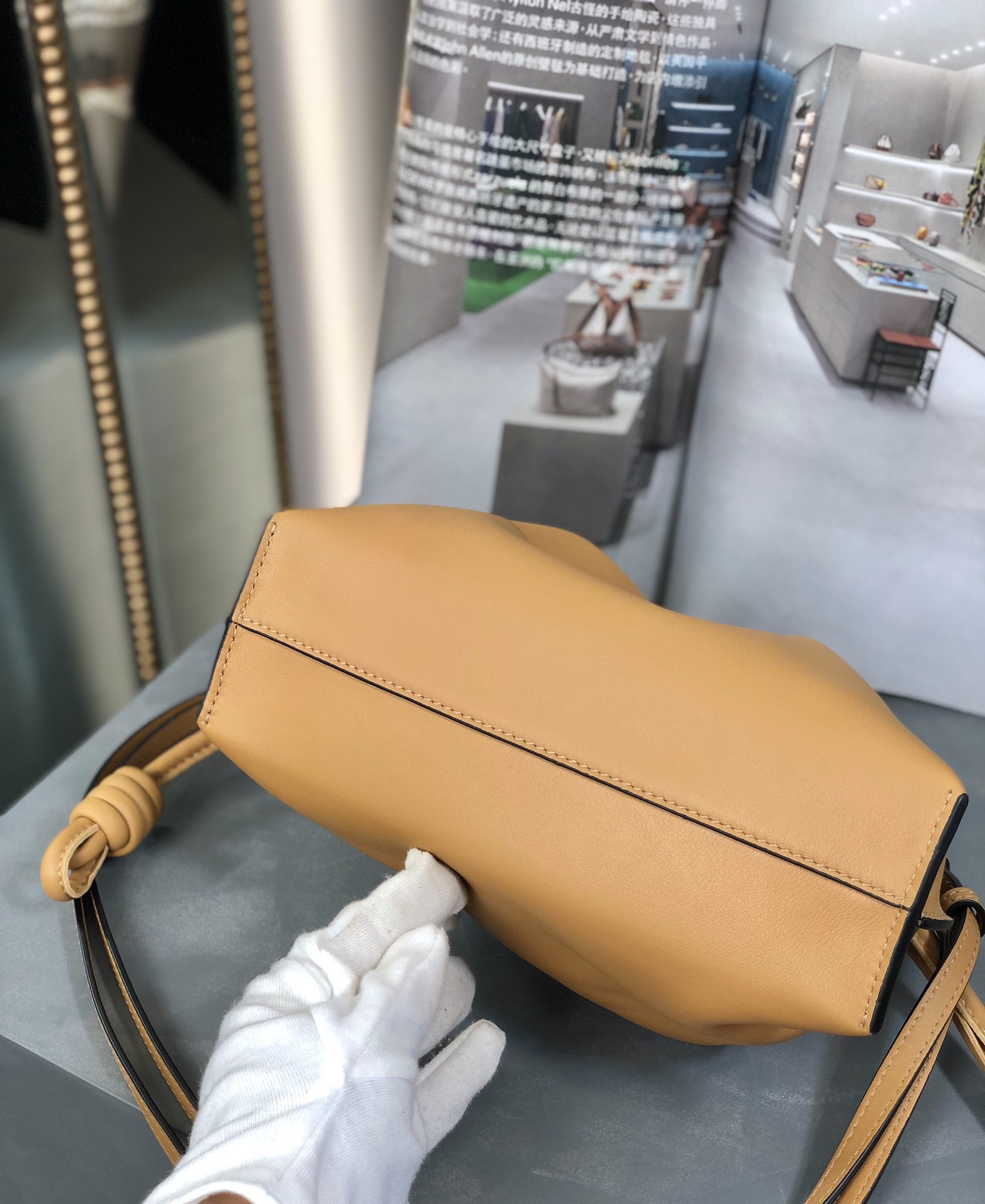 Handbags LOEWE mini flamenco clutch size:22.5-18-9 cm - vstockx