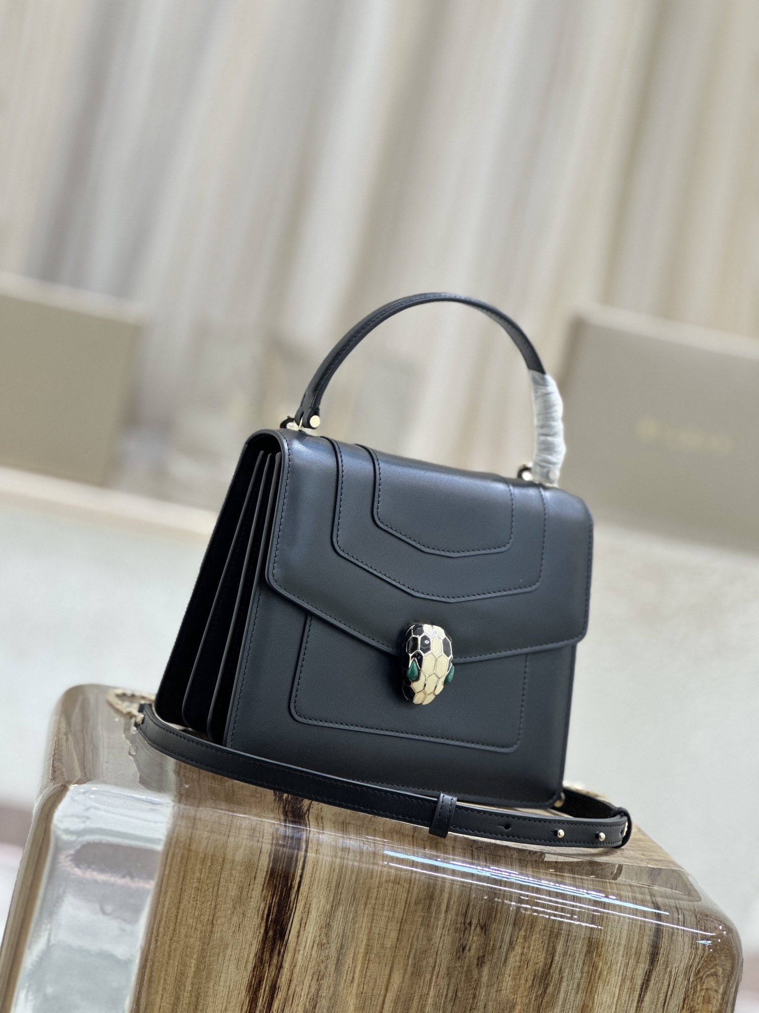Handbags Bvlgari 38329 size:18*16*9 cm - vstockx