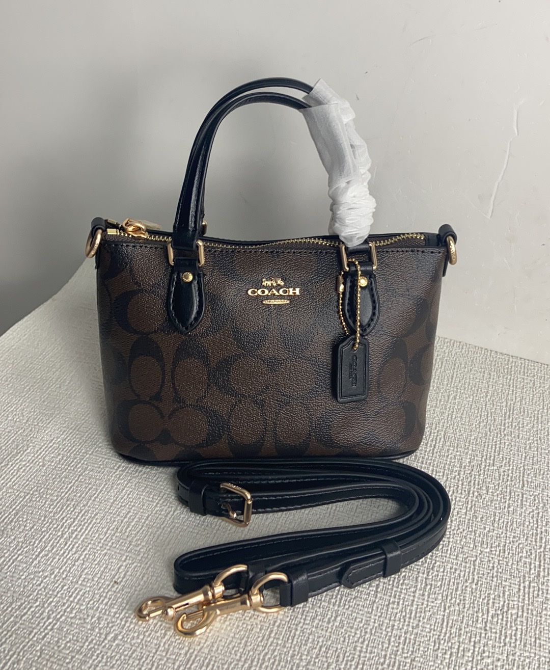 Handbags Coach CH468 size:18*13*3 - vstockx