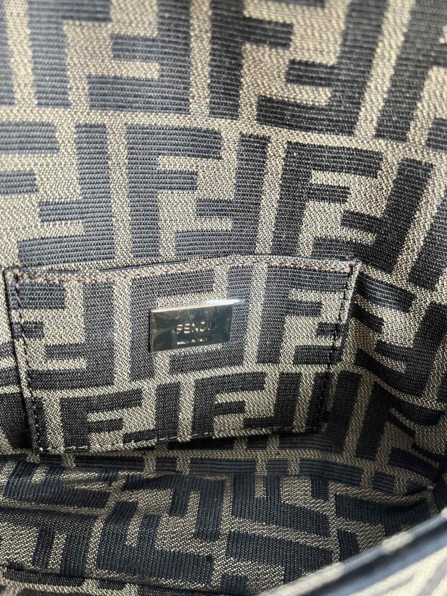 handbags FENDI 103 size:15*27*6cm - vstockx