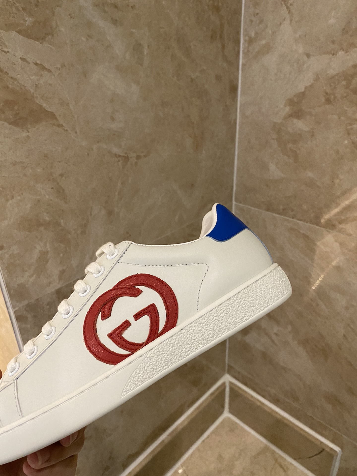 Gucci Women's Ace sneaker with bee sneaker 4 - vstockx