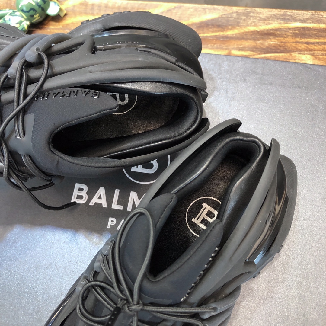 Balmain Unicorn Low-Top Black - vstockx