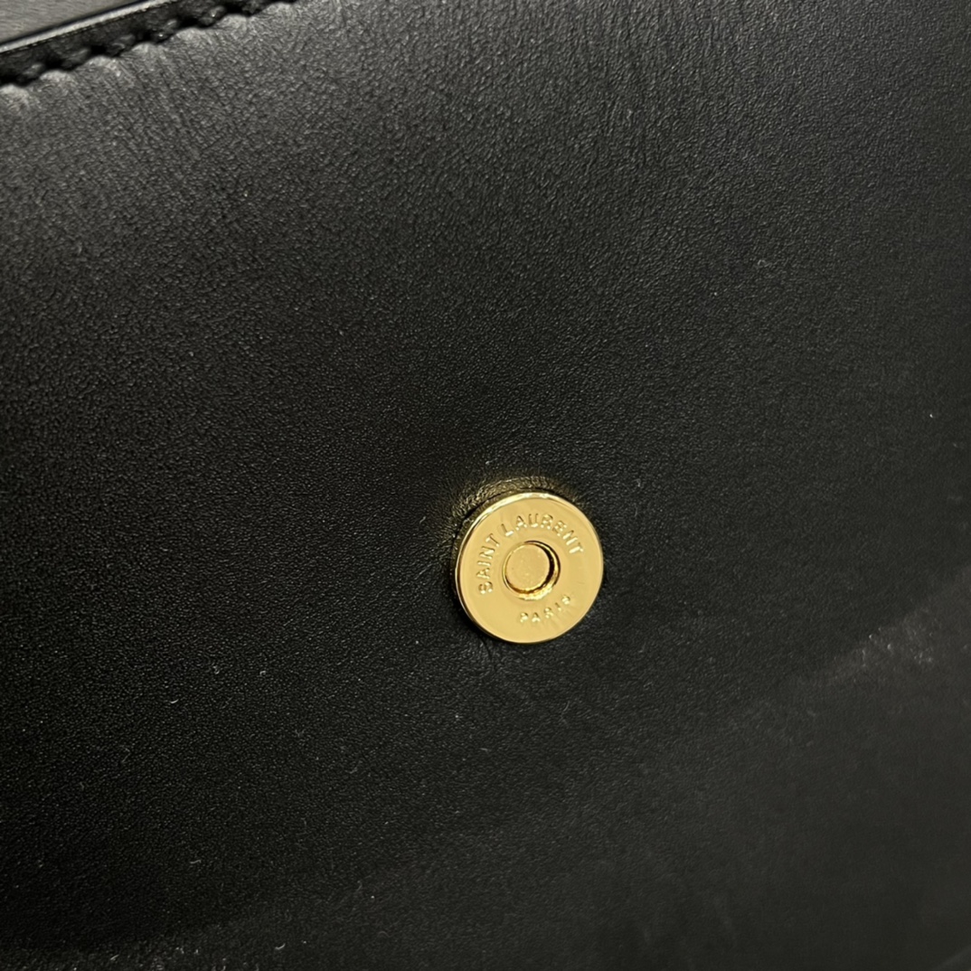 Handbags SAINT LAURENT 623097 size 15x14x4.5 cm - vstockx