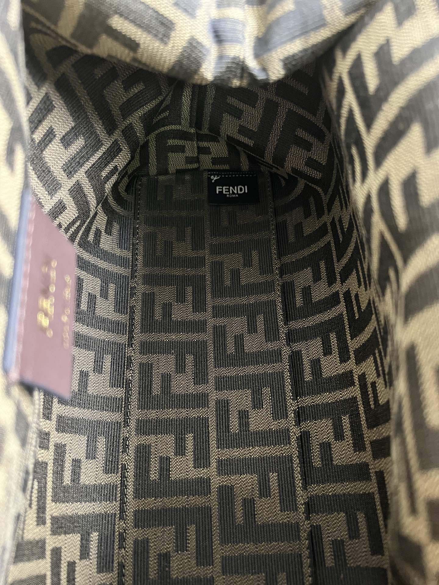 handbags FENDI 209 size:32.5*15*23.5cm - vstockx