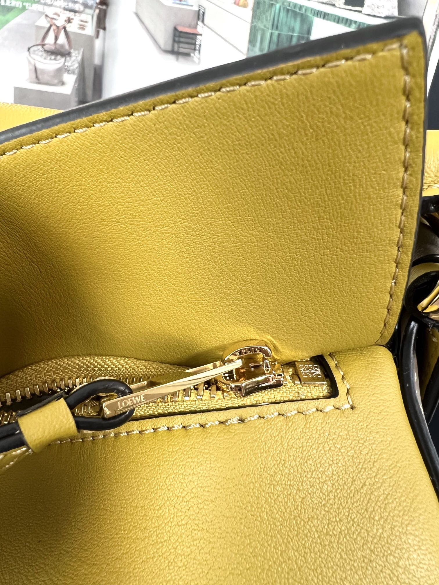 Handbags LOEWE ZP size:2414-11 cm - vstockx