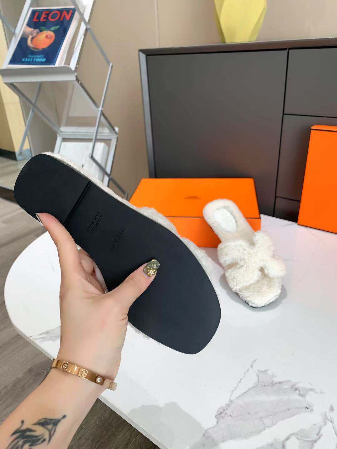 Hermes Sandals 46 - vstockx