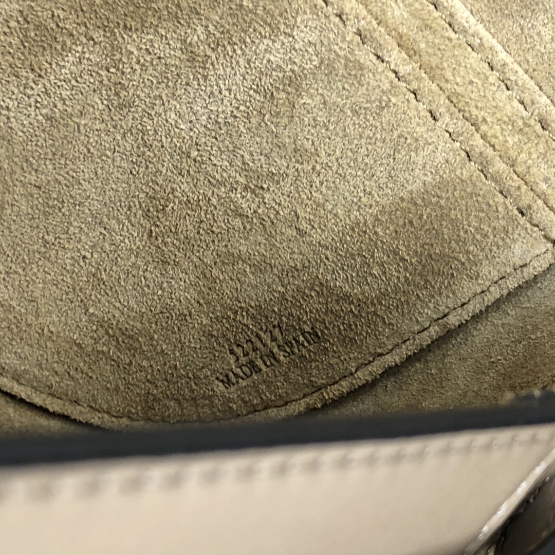 Handbags LOEWE   size:15*12.5*9cm - vstockx