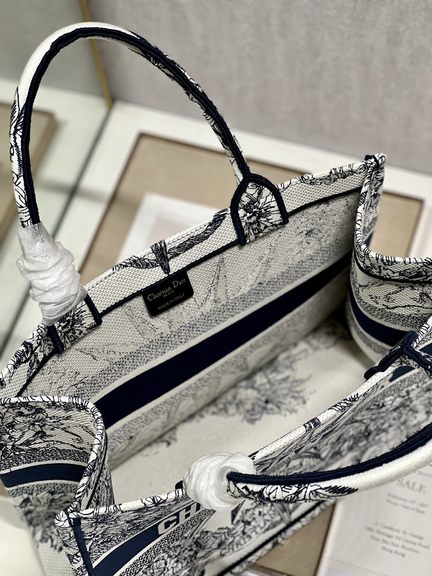 Handbag Dior 1286 size 36  28 cm - vstockx