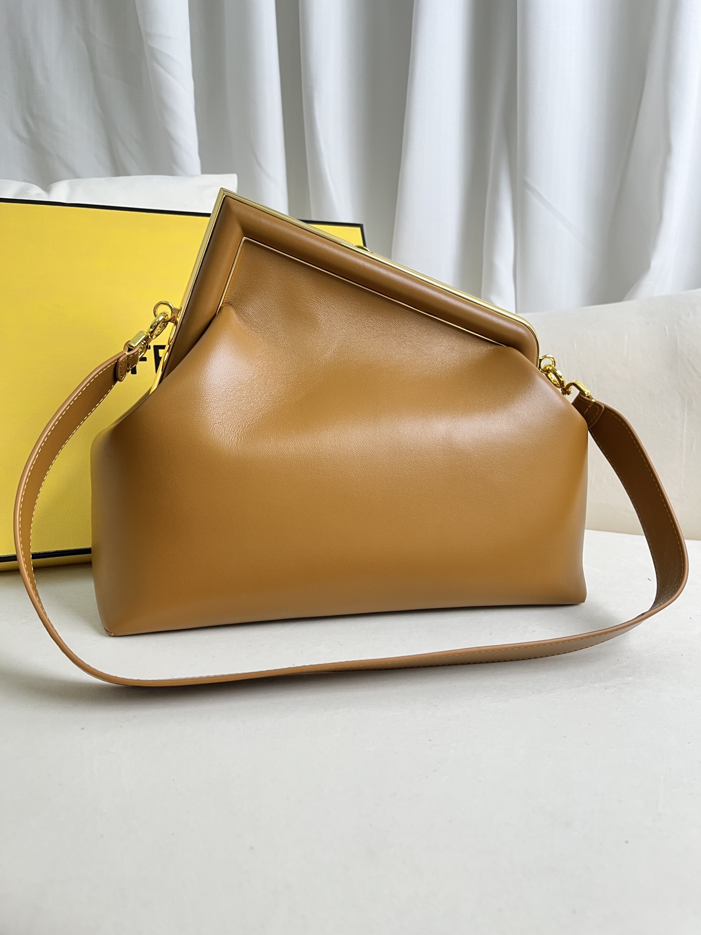 handbags FENDI 209 size:32.5*15*23.5cm - vstockx