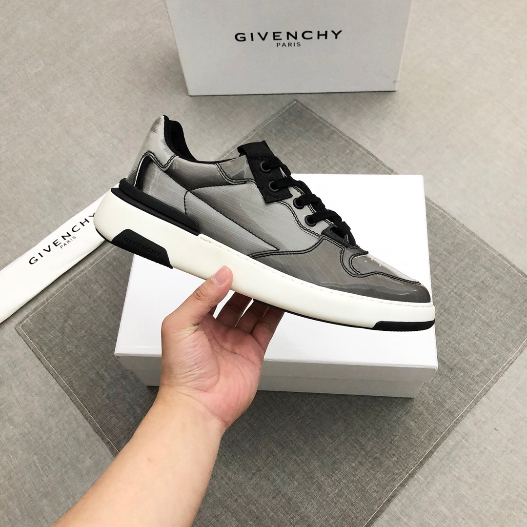 Givenchy Wing Sneakers 4 - vstockx