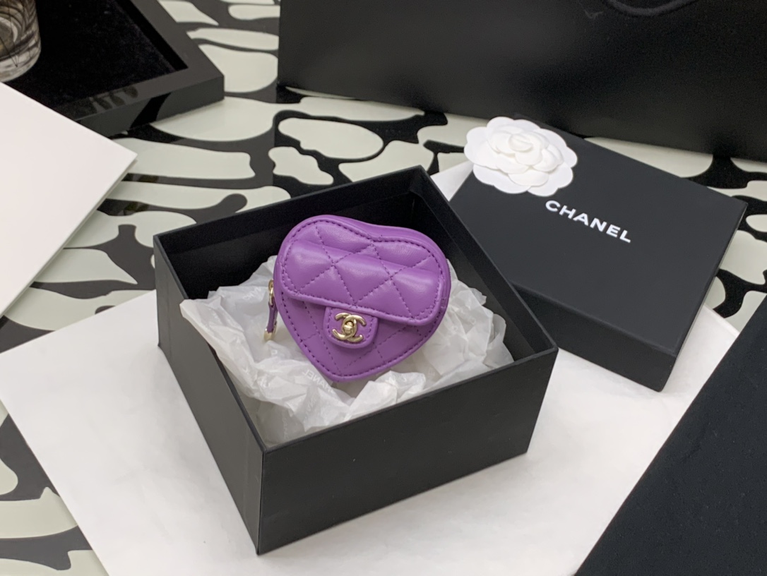 Handbag Chanel size 8*8.5*5.5* cm - vstockx