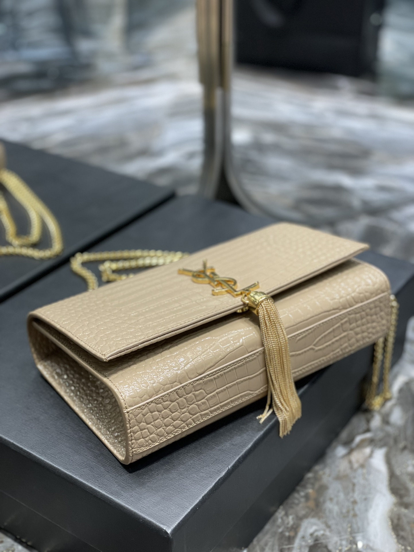 Handbags SAINT LAURENT 354119 size 24x14.5x5 cm - vstockx