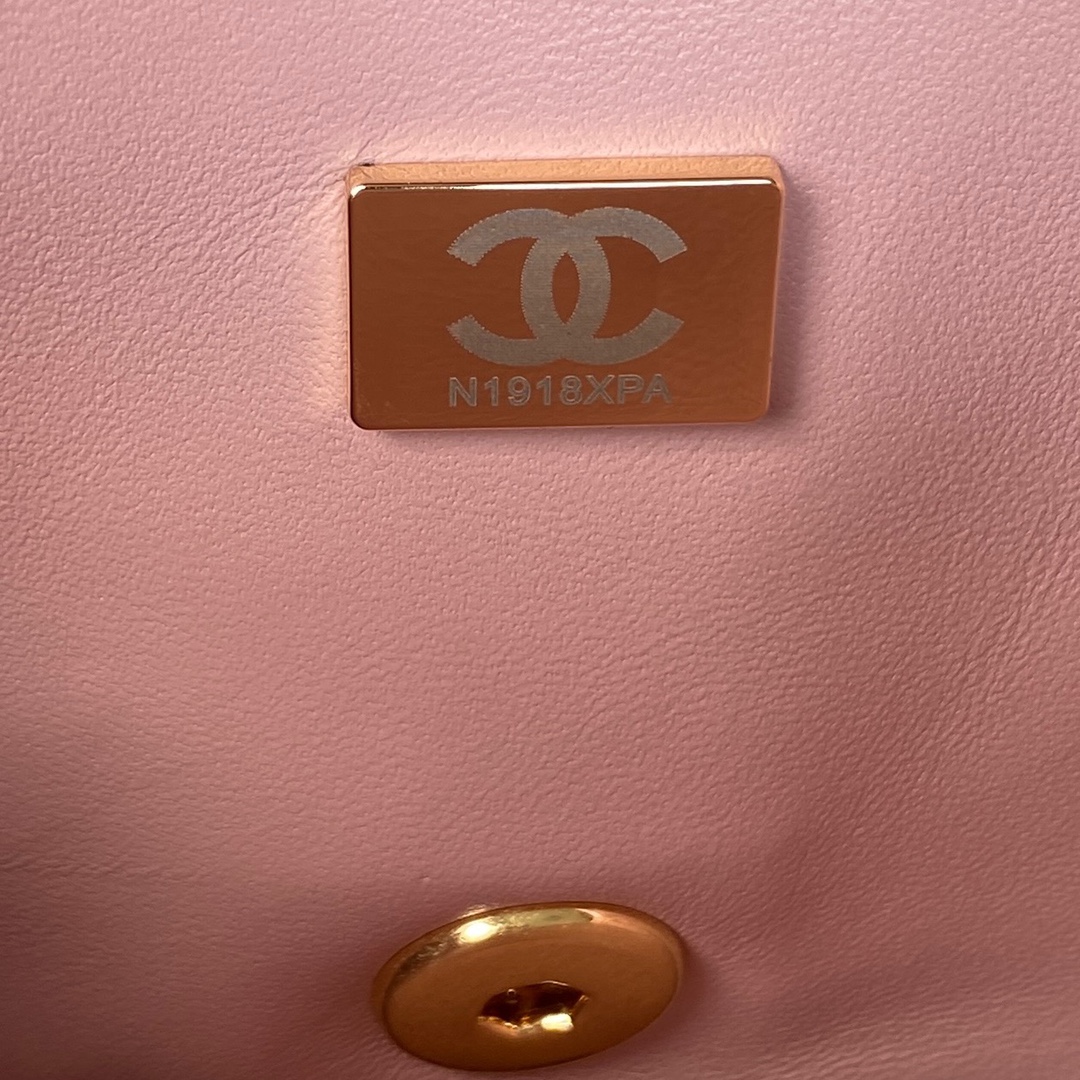 Handbag Chanel AS3366 size 20X9X13.5 Cm - vstockx