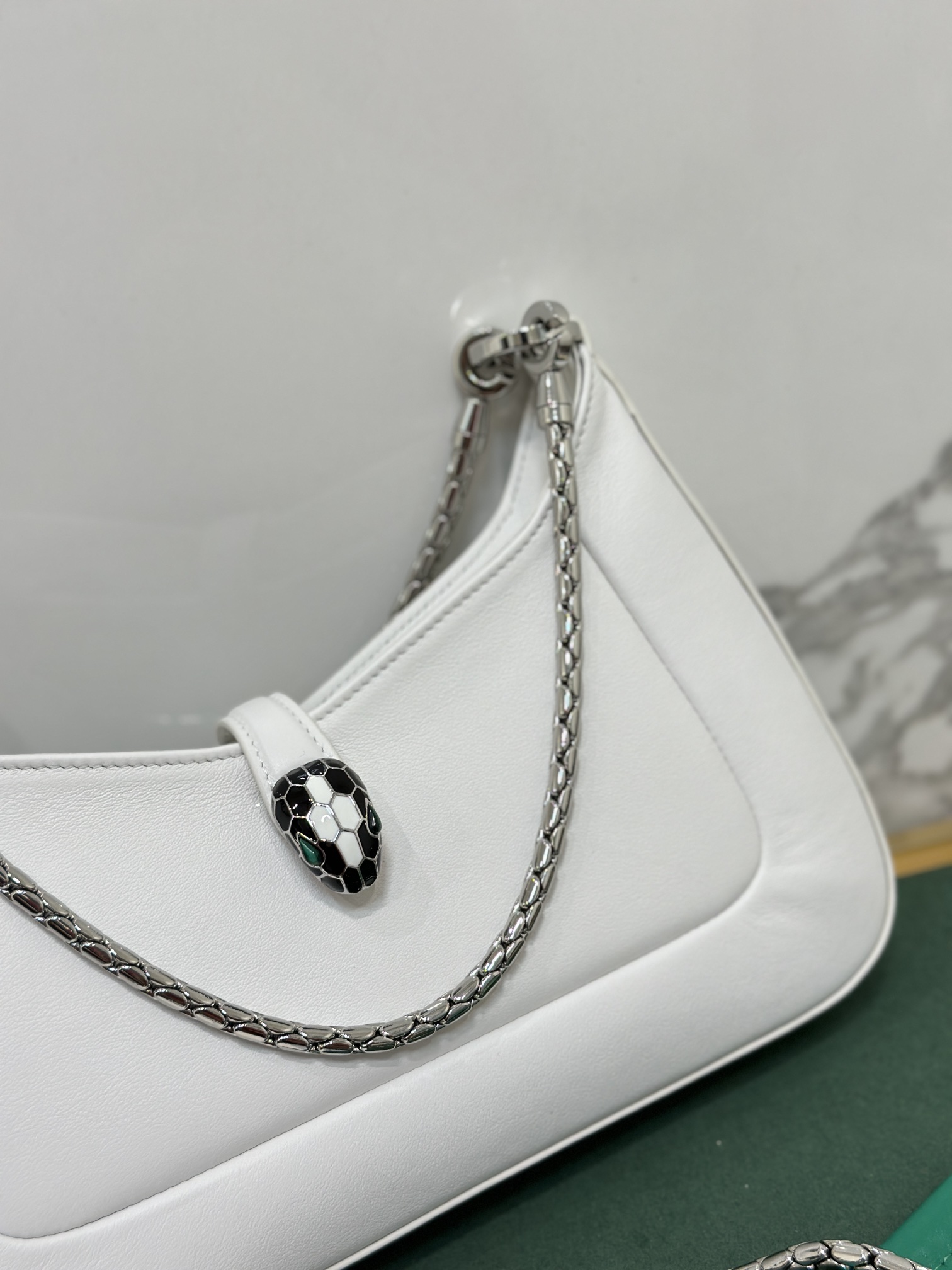 Handbags Bvlgari 293208 size:27.5*18*3.5 cm - vstockx