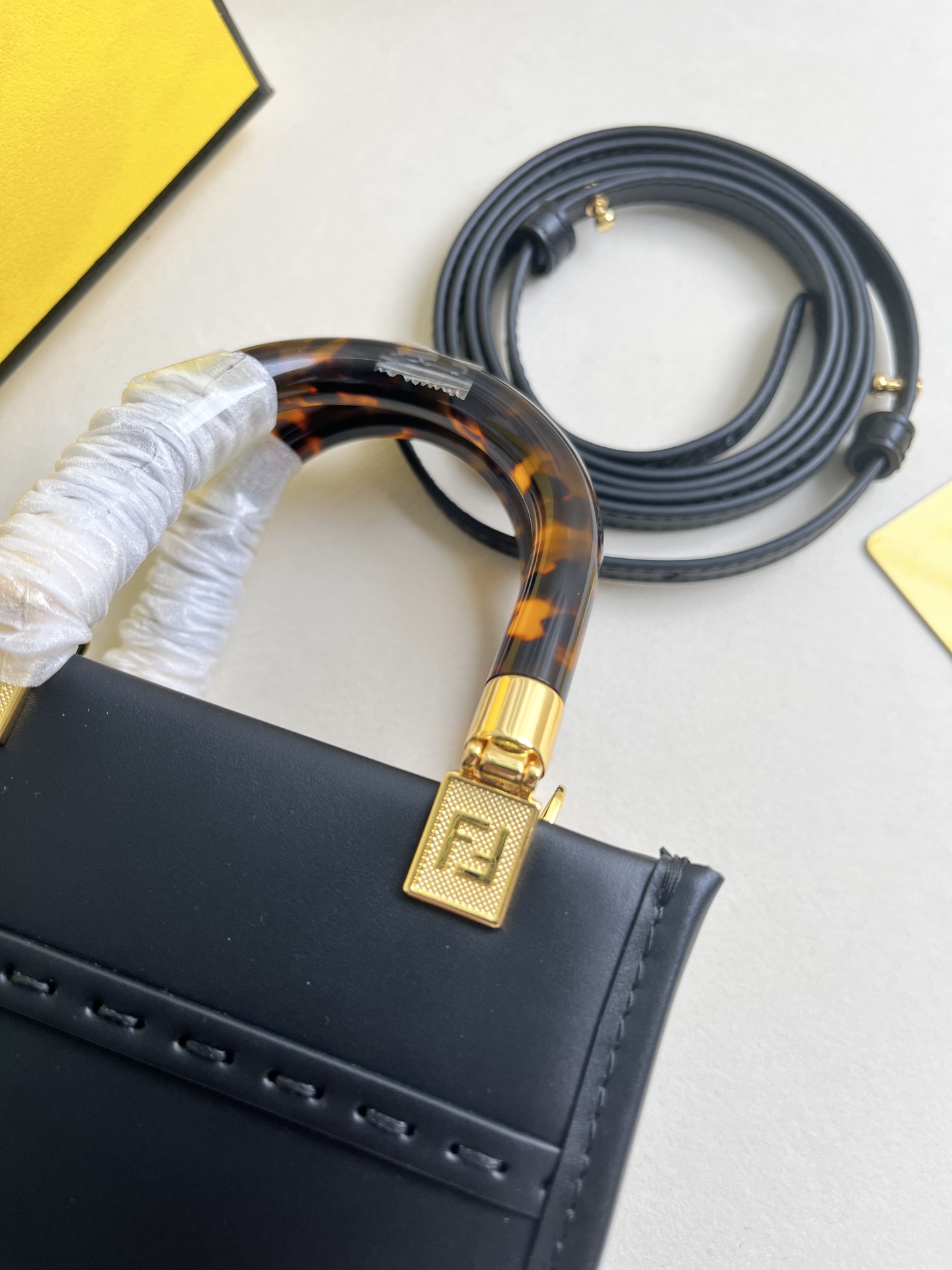 handbags FENDI 208 size:18*13*6.5- - vstockx