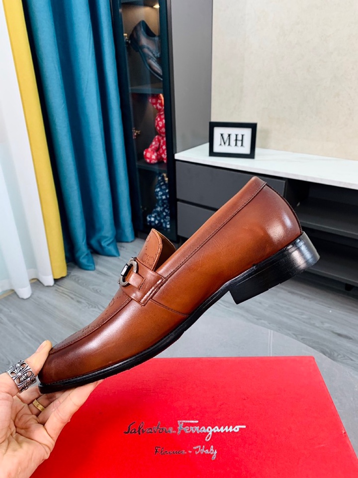 Salvatore Ferragamo Boots 28 - vstockx