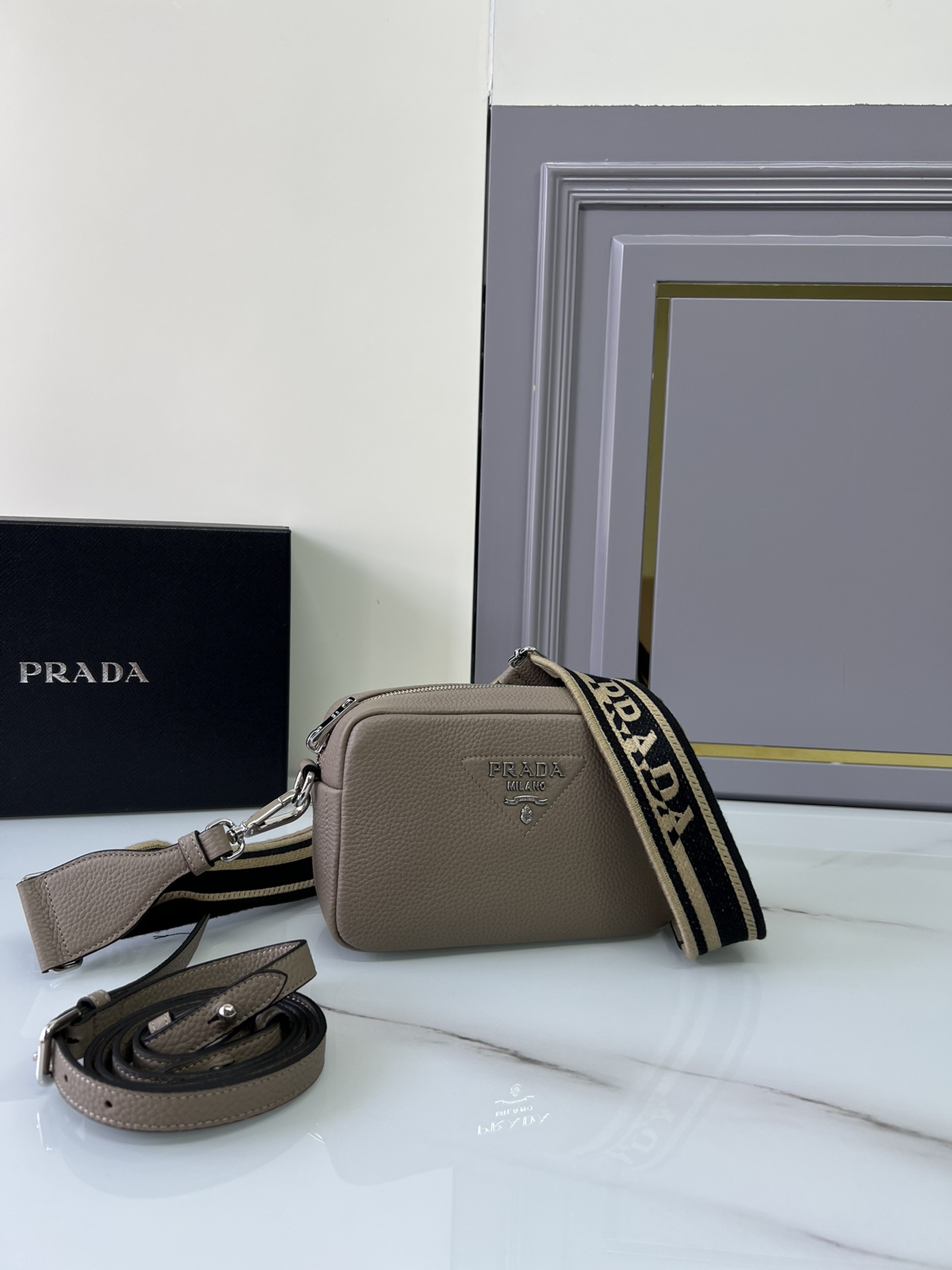 handbags prada 1BH192 19*12*6 - vstockx