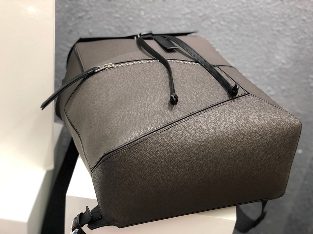 Handbags LOEWE ykk size:33x44.5x19 cm - vstockx