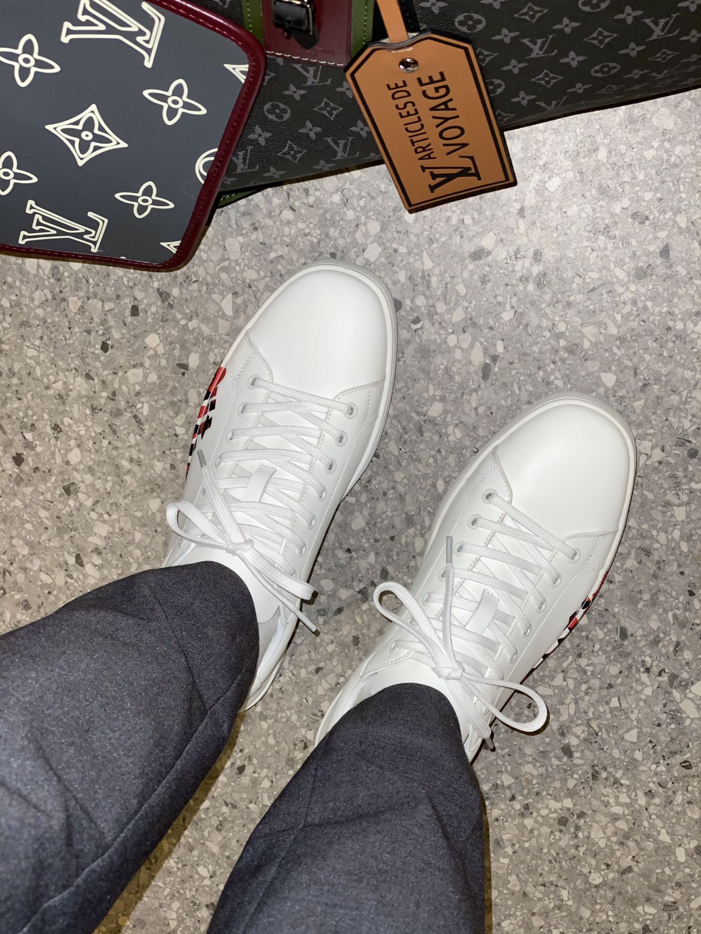 Christian Louboutin Low Top Sneakers 1 - vstockx