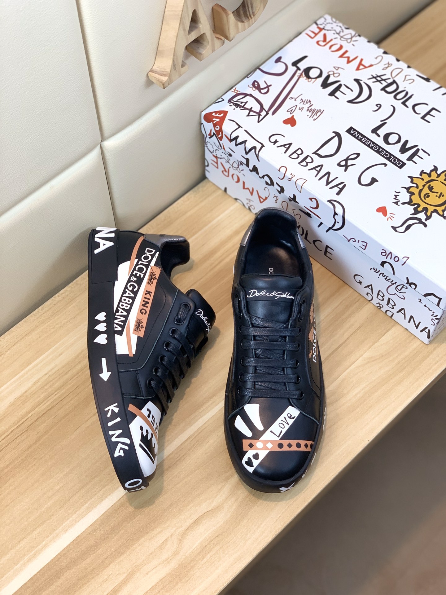 Dolce & Gabbana Low Tops Sneakers 124 - vstockx