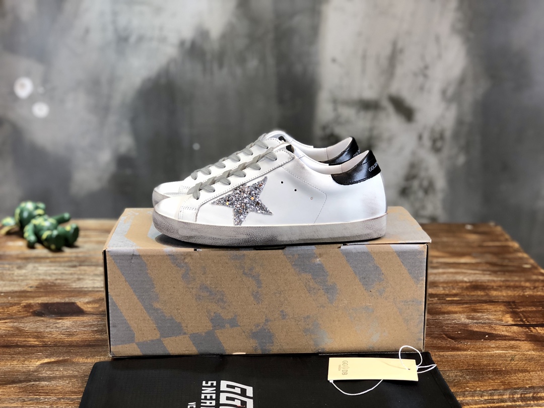 Golden Goose Superstar distressed-finish sneakers 18 - vstockx