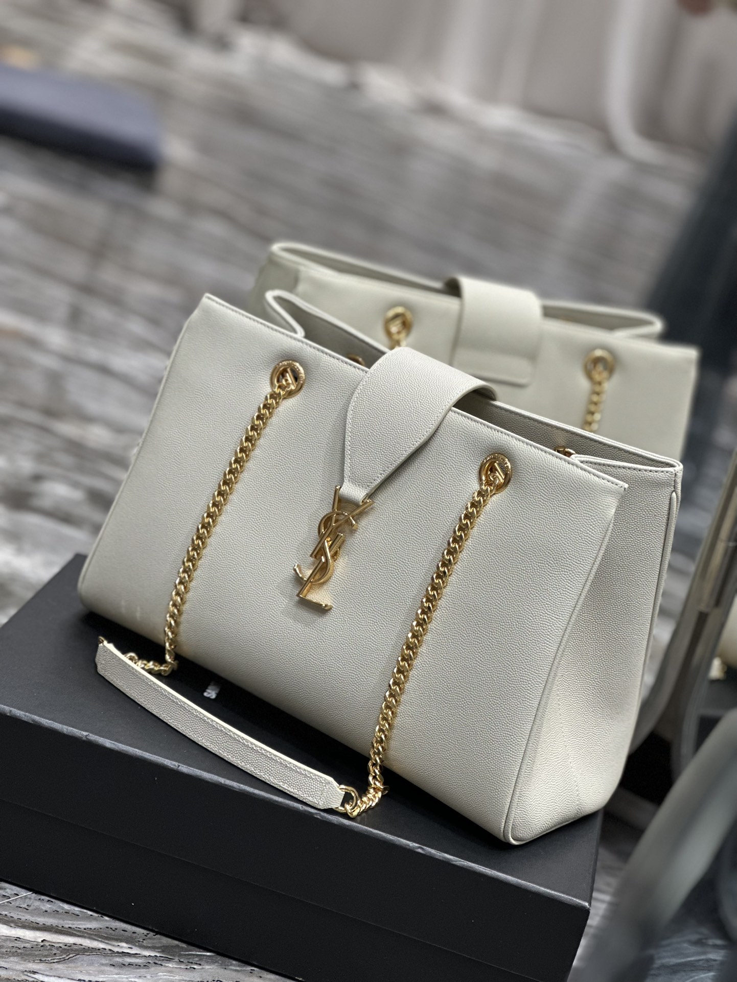 Handbags SAINT LAURENT 668900 size 33  22  15 cm - vstockx