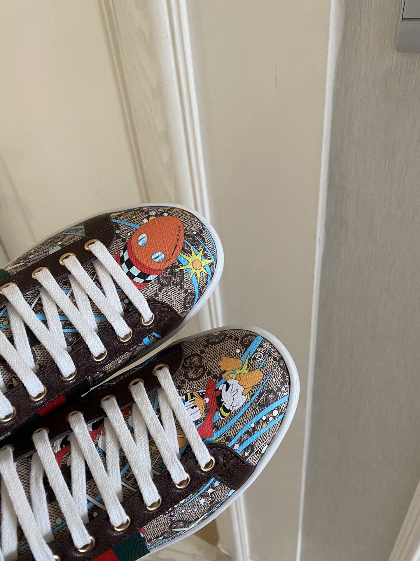 Gucci Women's Ace sneaker with bee sneaker 4 - vstockx