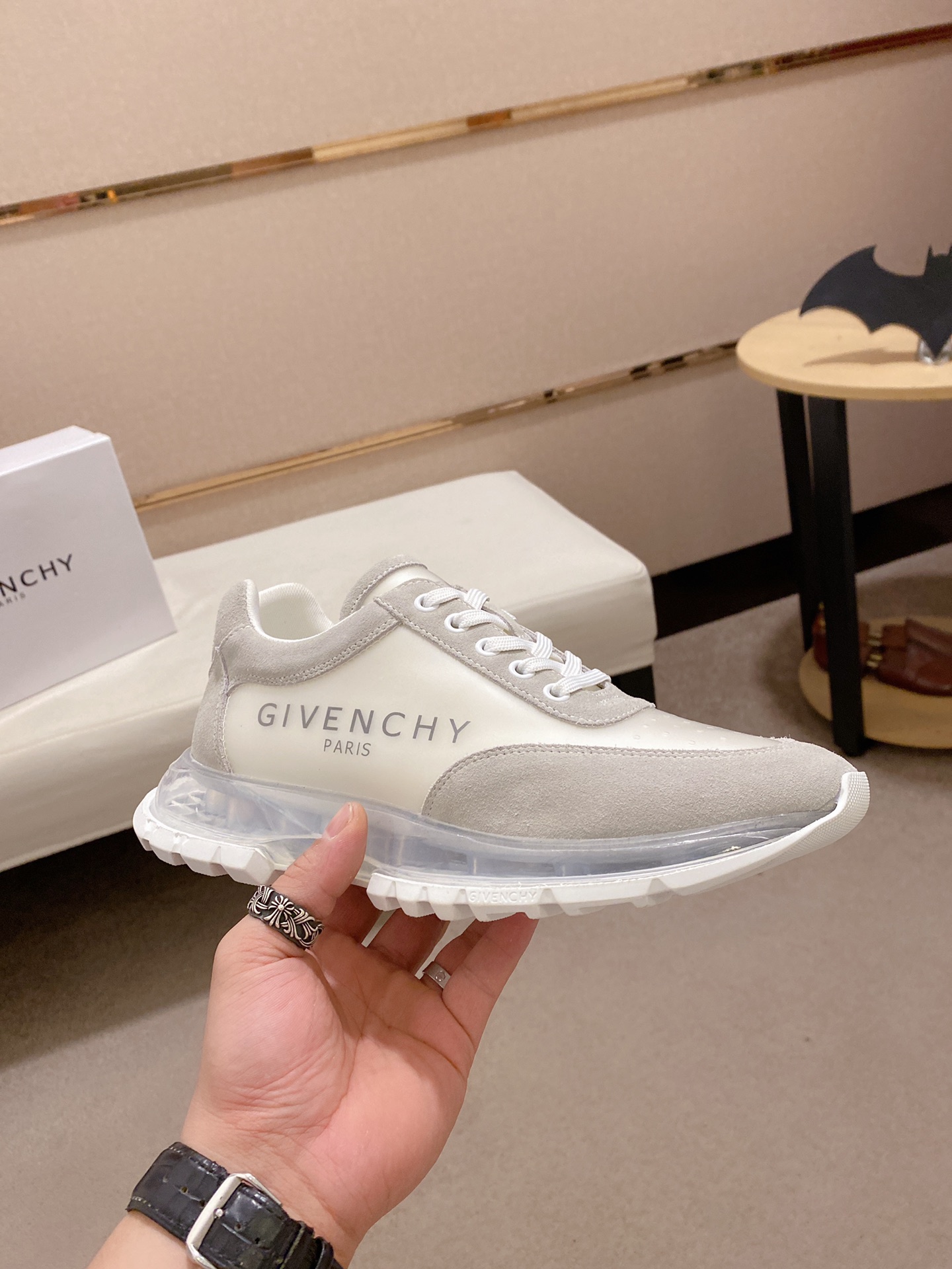 Givenchy Spectre Zip Sneakers 12 - vstockx