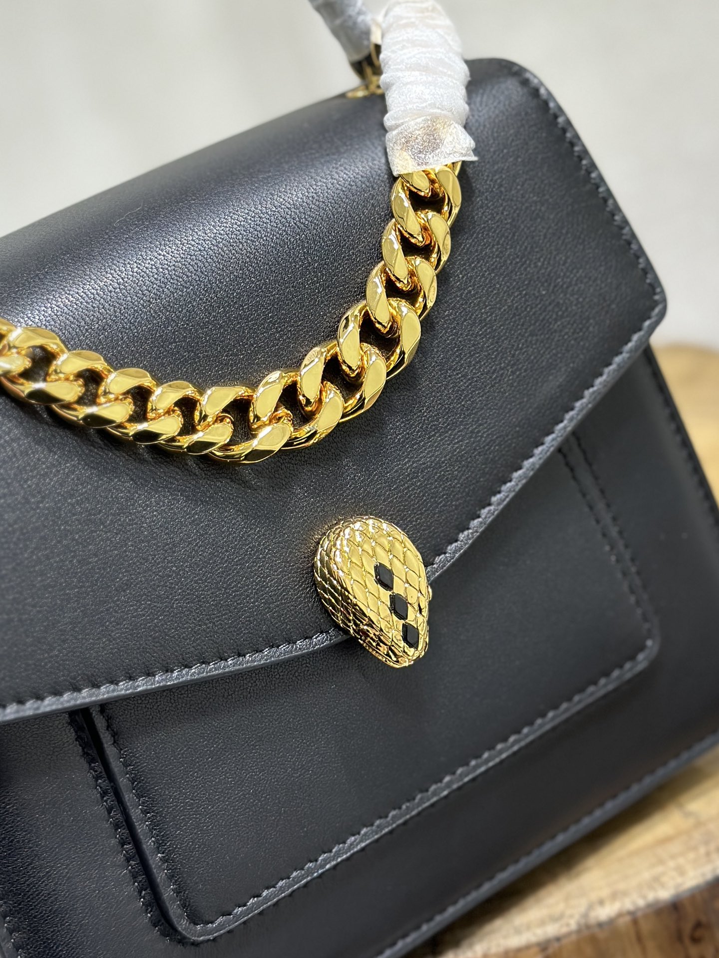 Handbags Bvlgari 290762 size:18*15*9.5 cm - vstockx