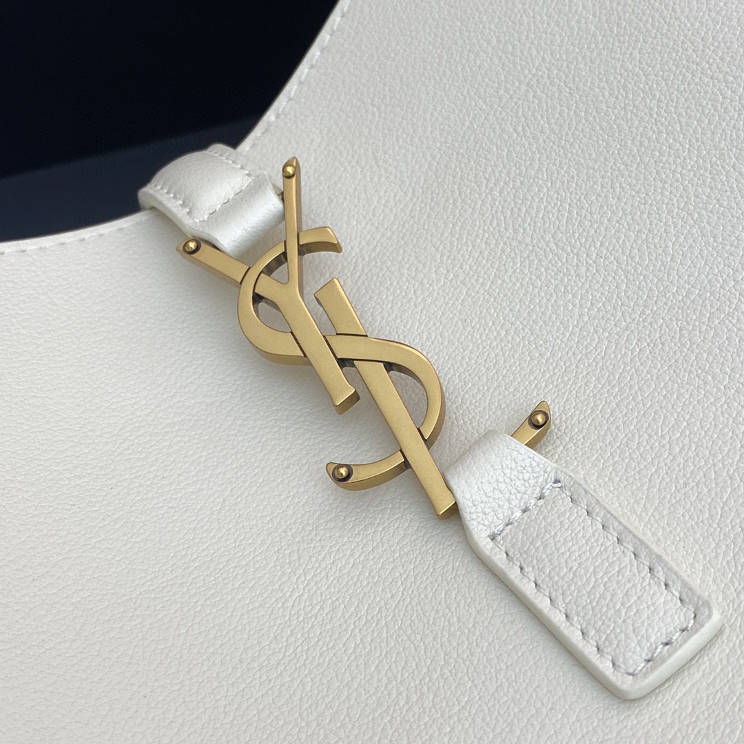 Handbags SAINT LAURENT 713938 size 22x22x10 cm - vstockx