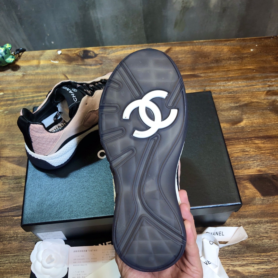 Chanel Fabric & Suede Calfskin Low Top Sneaker 20 - vstockx