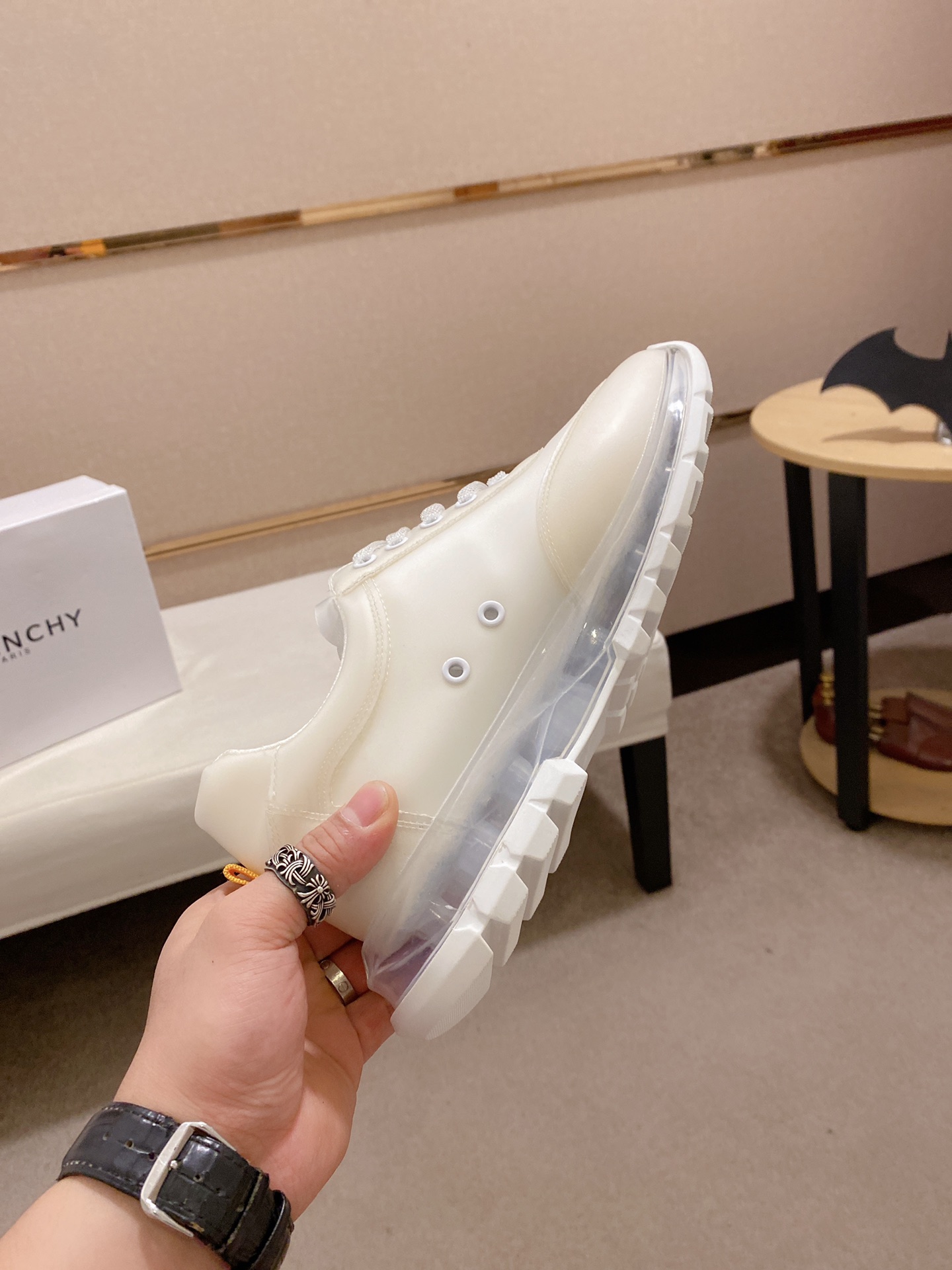 Givenchy Spectre Zip Sneakers 11 - vstockx