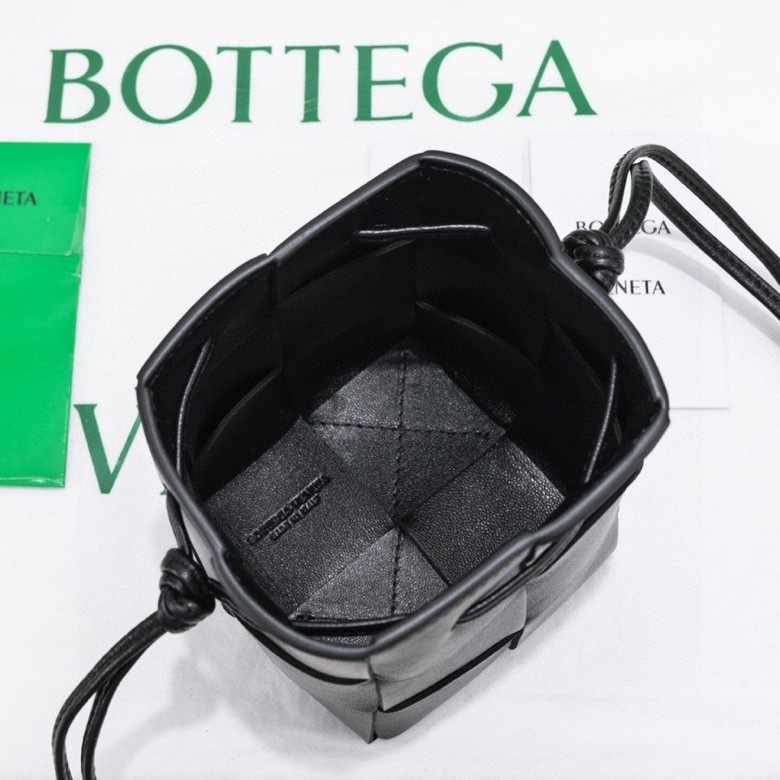 Handbags Bottega Veneta 6611 size:14*9*9 cm - vstockx