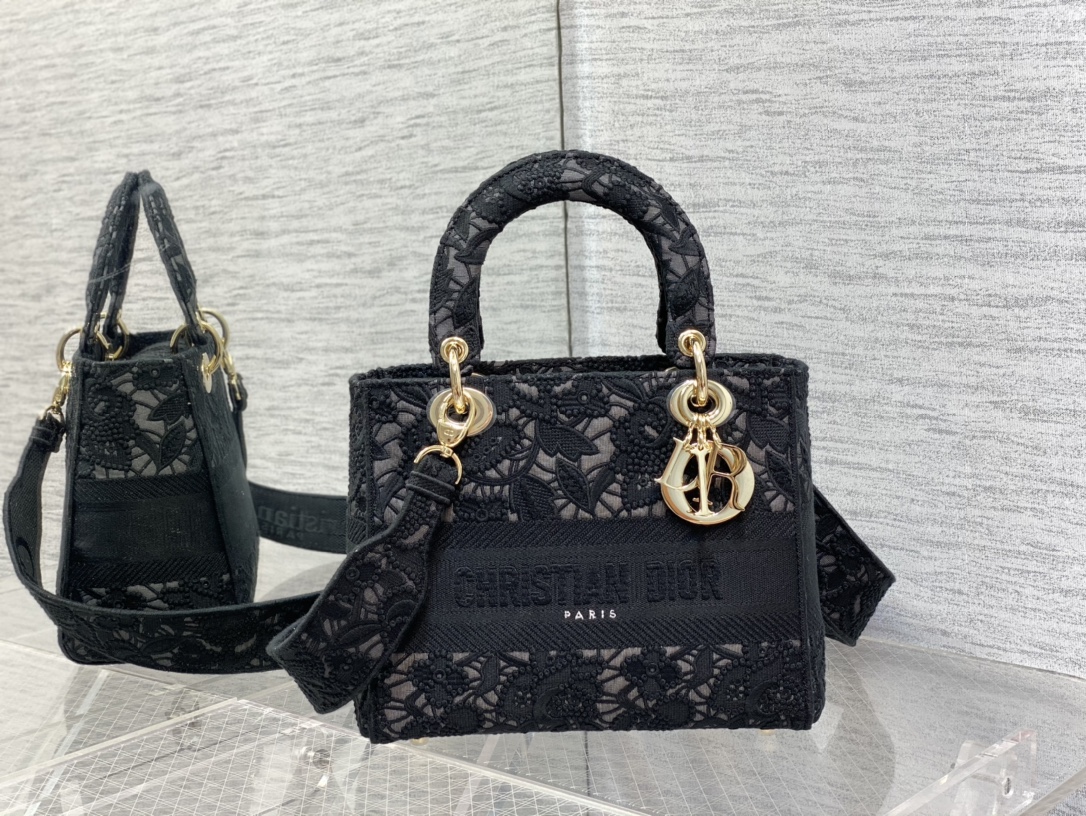 Handbag Dior size 24 cm - vstockx