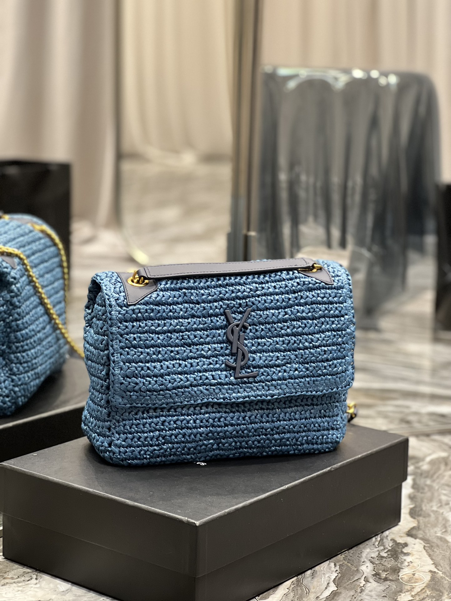 Handbags SAINT LAURENT 633158 size 28  20.5  8.5 cm - vstockx