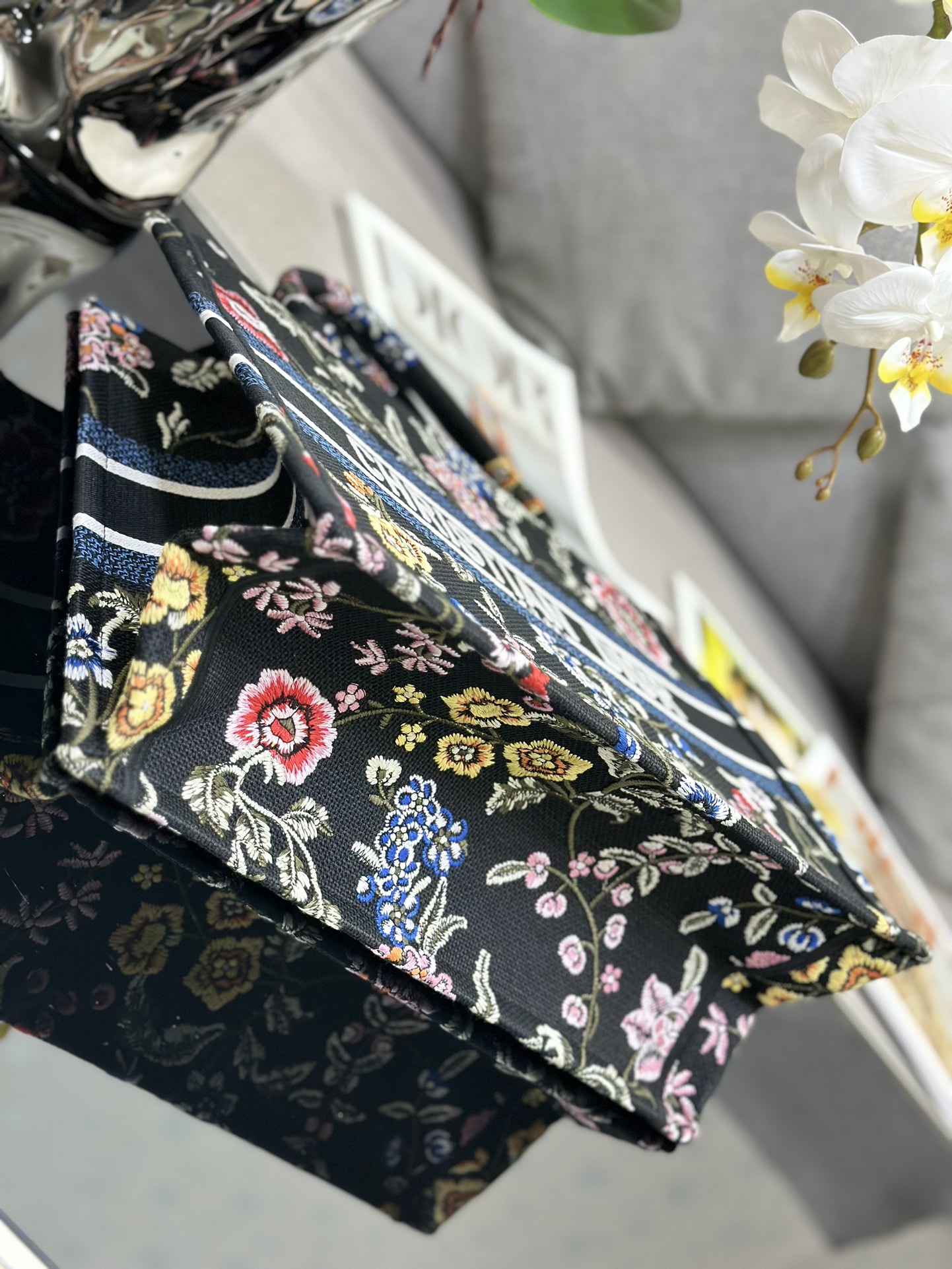 Handbag Dior M1286 size 42 x 35 x 18.5 cm - vstockx