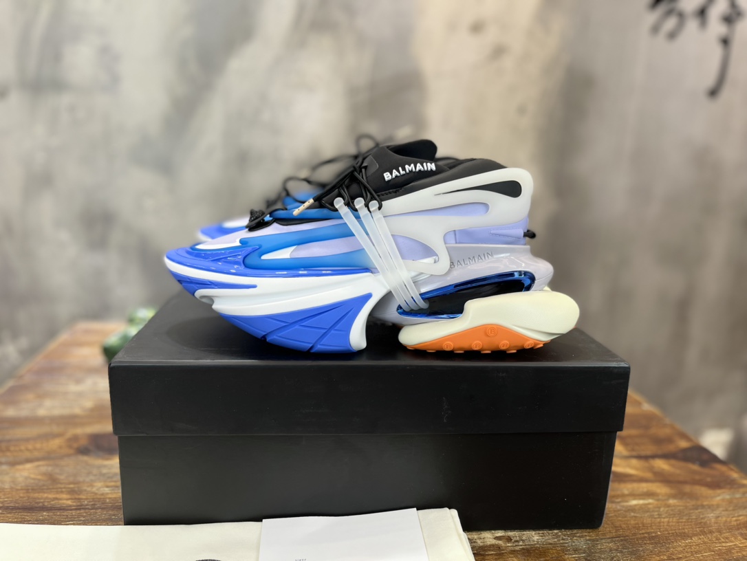 Balmain Sneaker 1 - vstockx