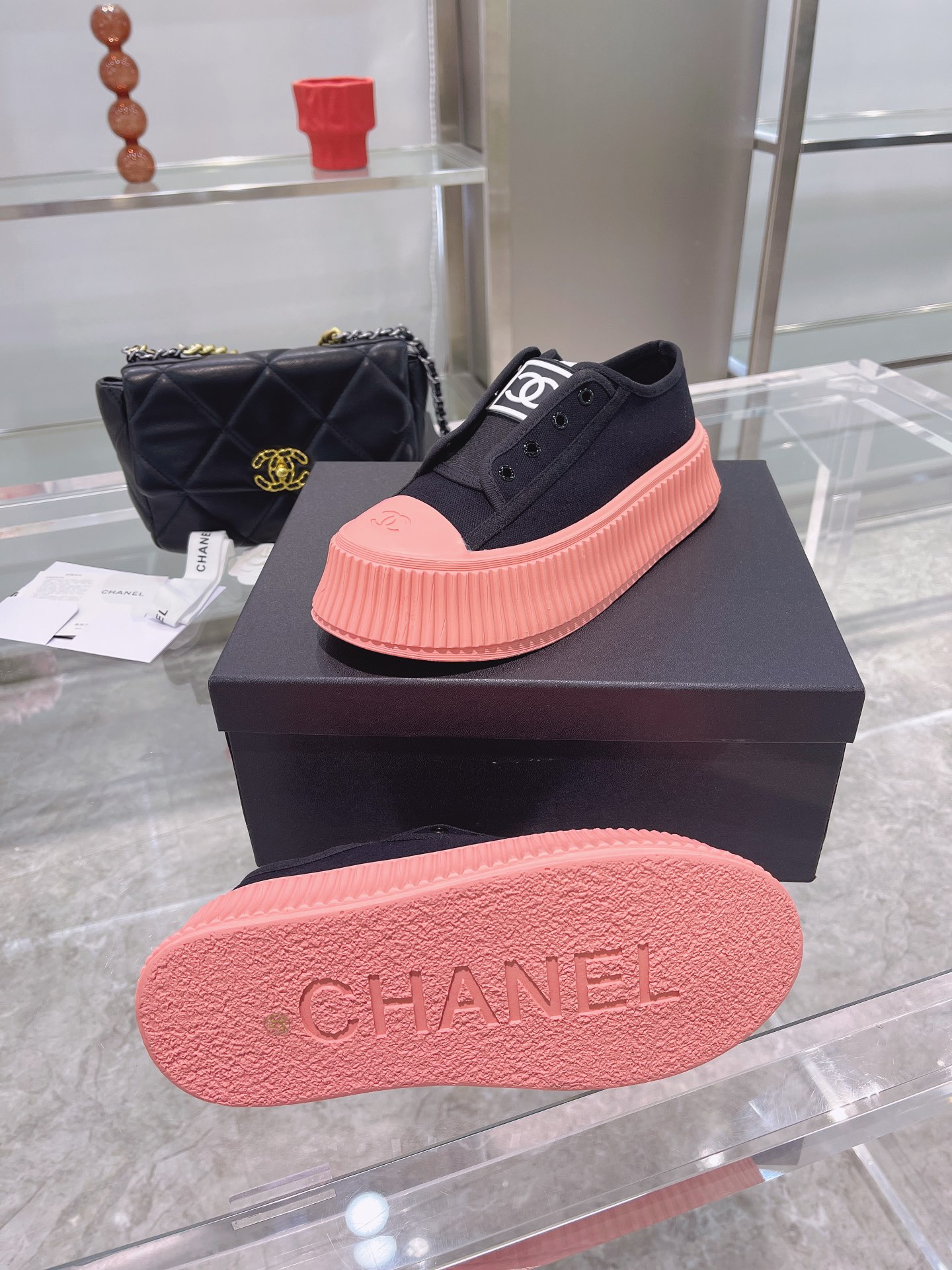 Chanel Platform Sneaker 16 - vstockx