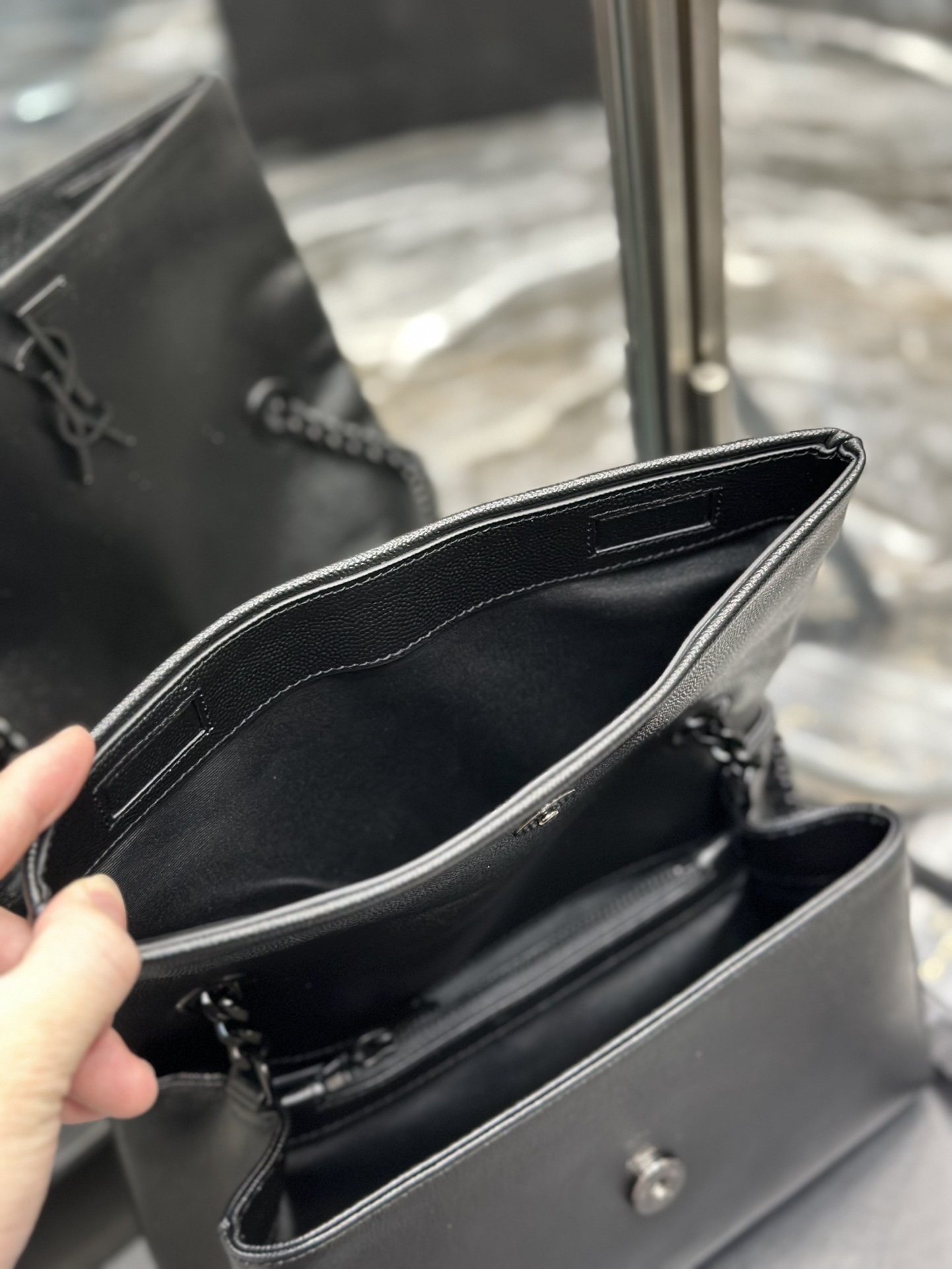 Handbags SAINT LAURENT 738820 size 24  15  10 cm - vstockx