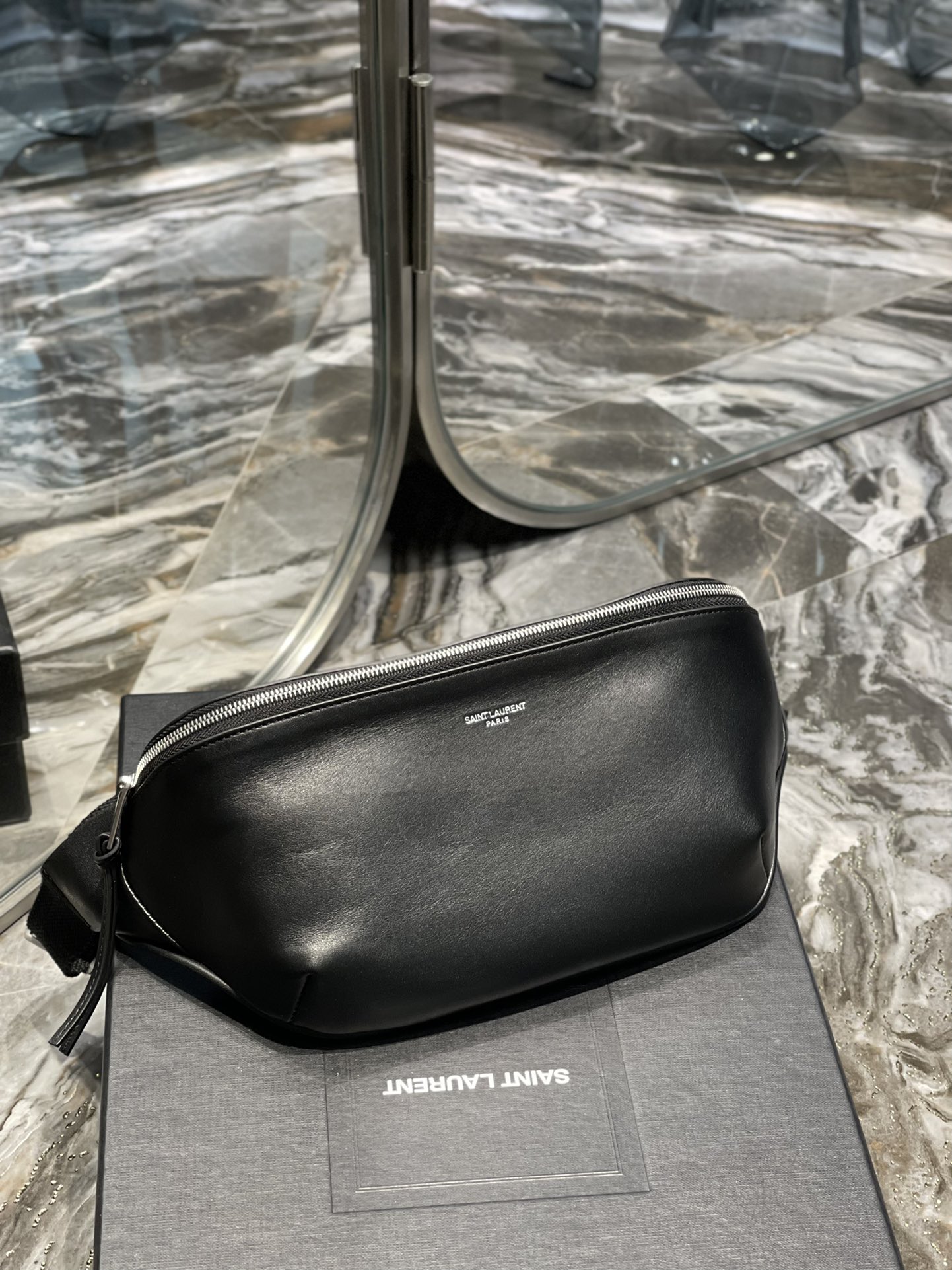 Handbags SAINT LAURENT 505671 size 26x12.5x7.5 cm - vstockx